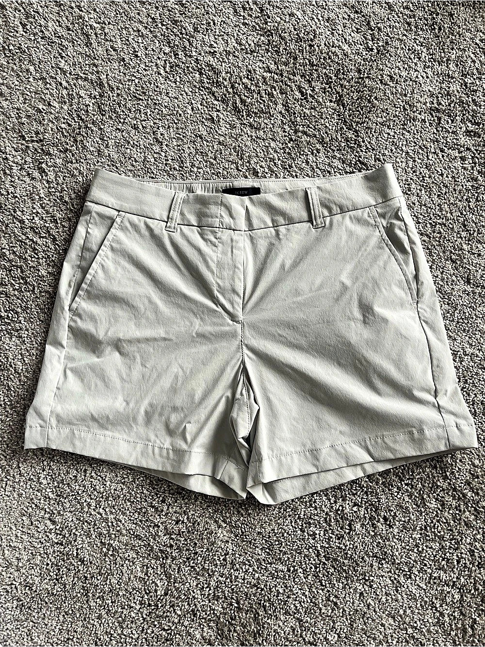 J.Crew Classic Chino Short Women's Bermuda Shorts in tan Size 6